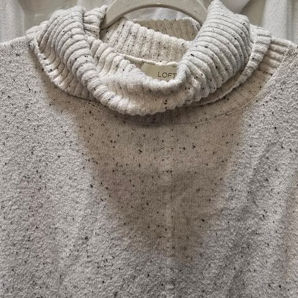 Loft cream colored black speckled knit turtleneck sweater oversized boxy XS - Picture 3 of 12